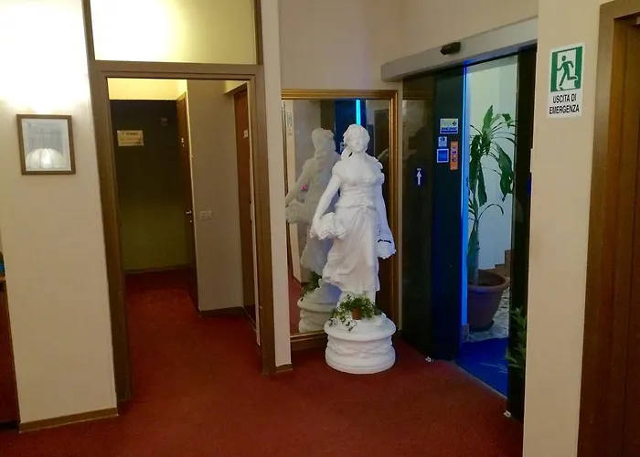 Royal Hotel 3*
